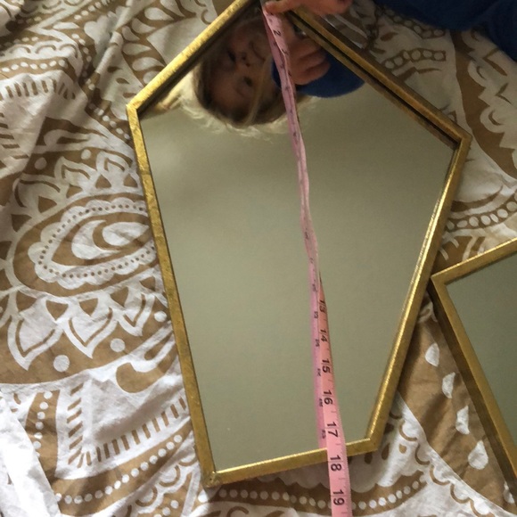 Set of two gold tone geometric mirrors - Picture 2 of 3